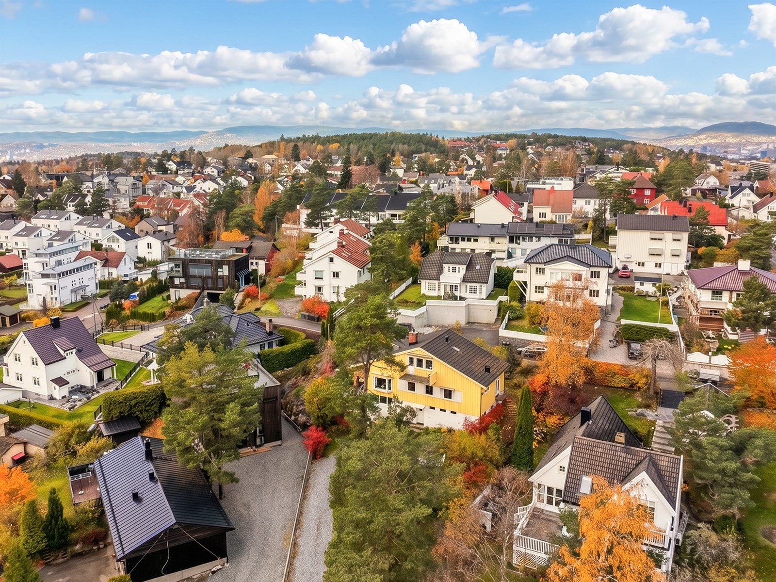 Området er ideelt for familier, med flere skoler og barnehager i gangavstand. Galleribilde