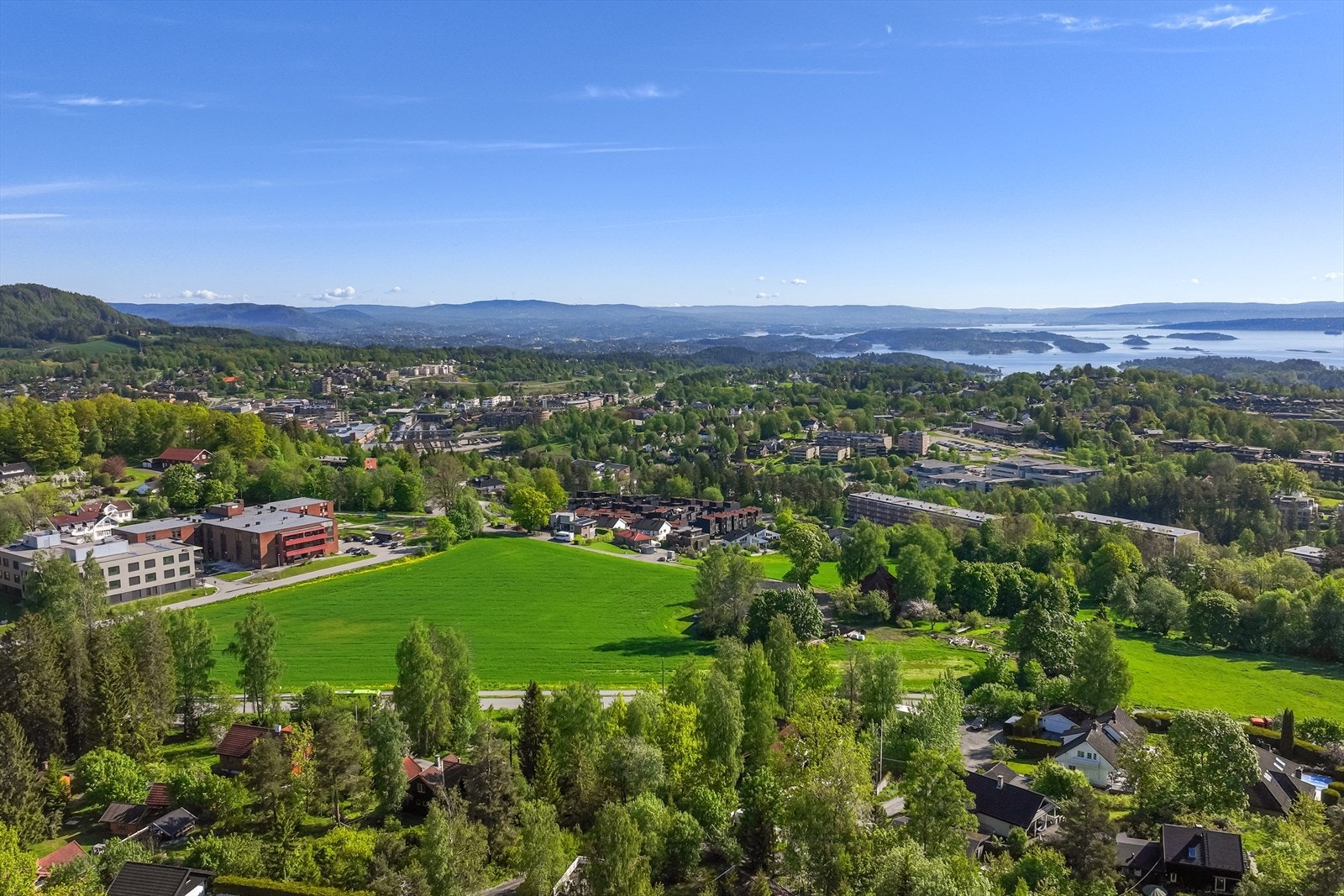 Fra Borgen er det enkel tilgang til både Asker sentrum og offentlig kommunikasjon. Galleribilde