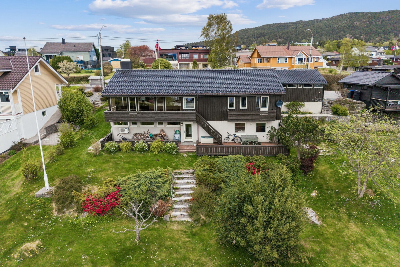- med svært attraktiv beliggenhet i et rolig og barnevennlig beliggenhet på Vegsund. Galleribilde