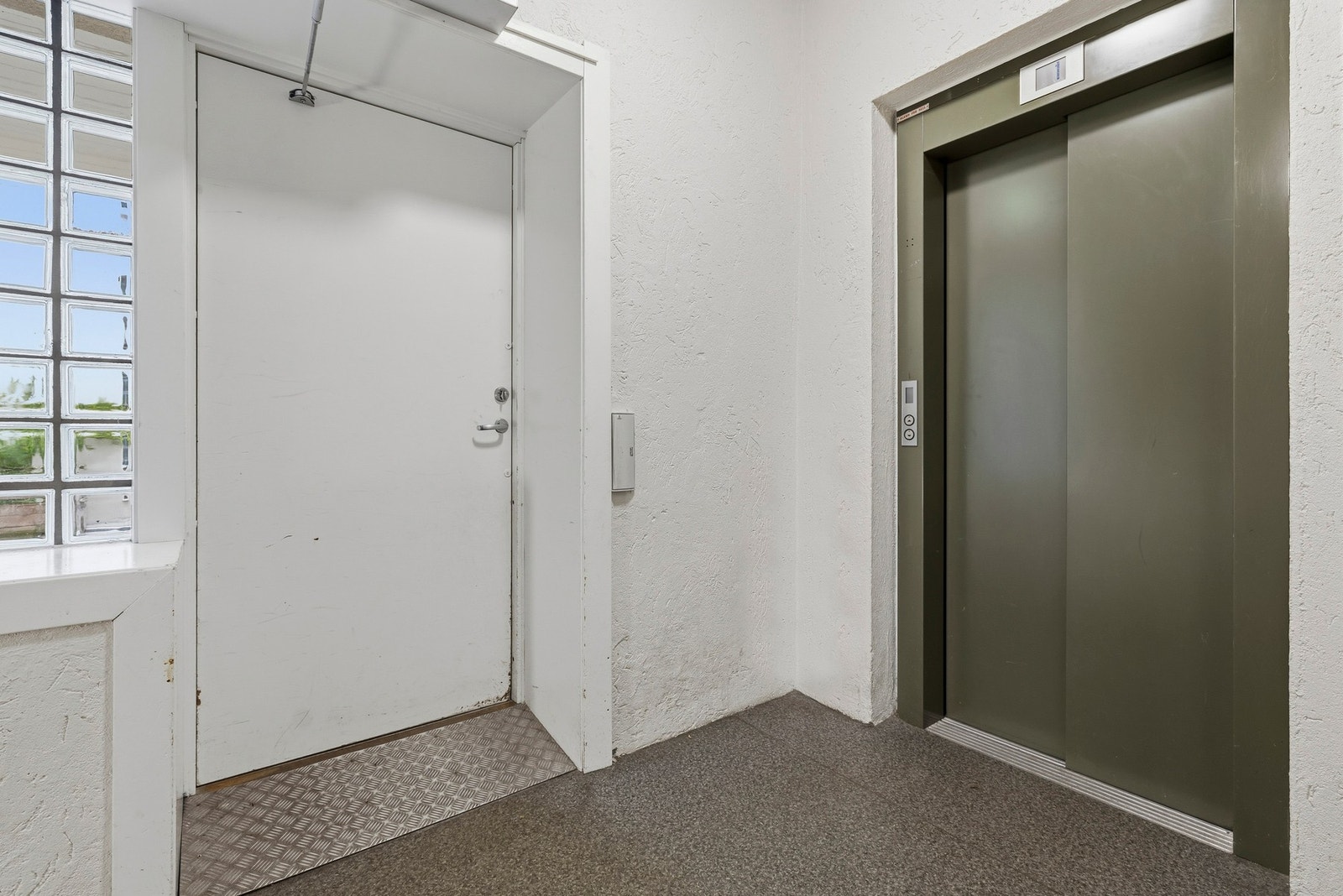 Heis rett opp til leiligheten Galleribilde