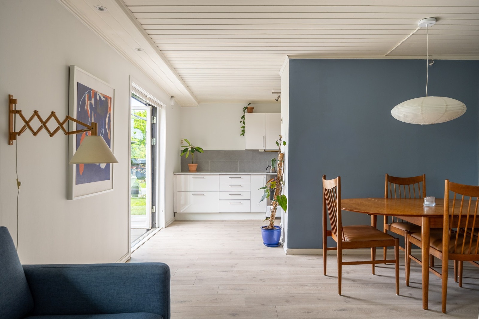 Åpen løsning med kjøkken. Galleribilde