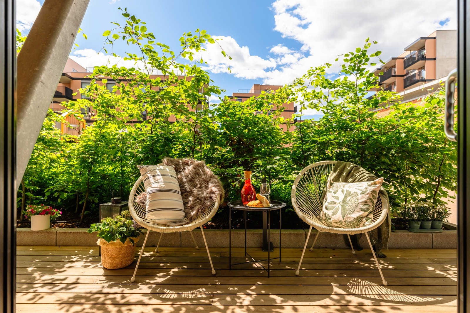 Her får du gleden av en herlig markterrasse på 19 kvm med god plass til lounge, grill og beplantning. Galleribilde