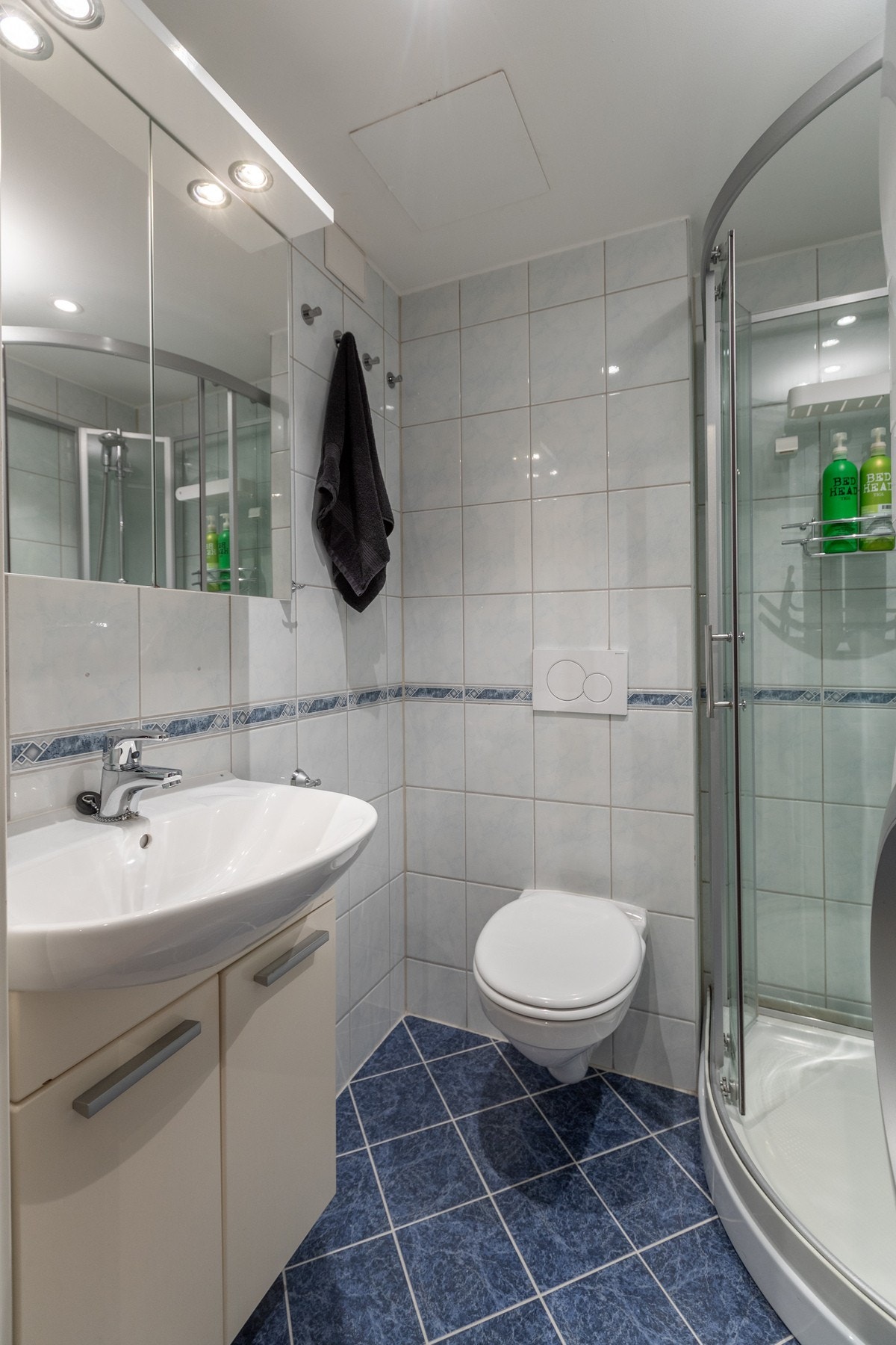 Badet er modernisert av borettslaget i 2003 Galleribilde