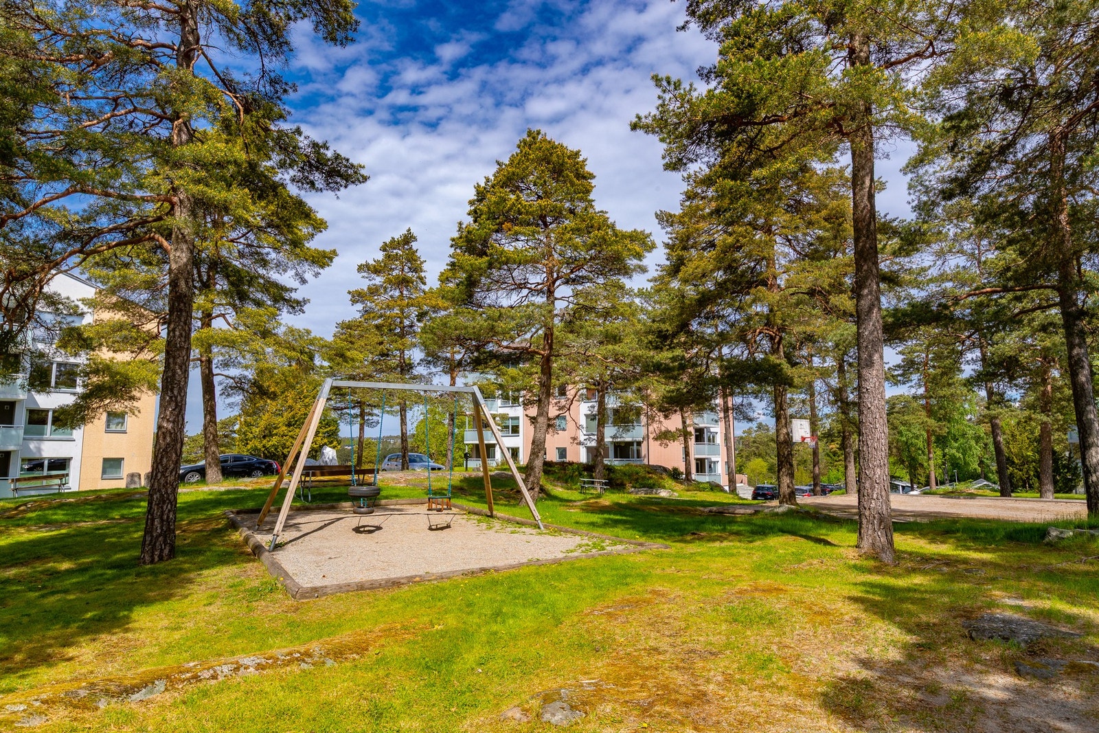 Lekeplass i borettslaget Galleribilde