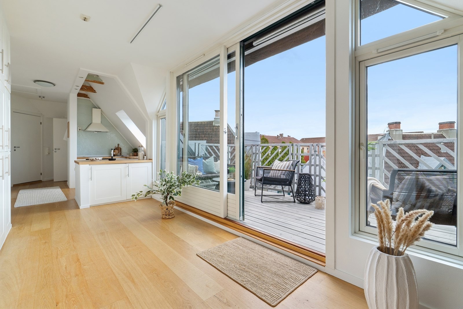 Herfra er det direkte utgang til terrassen. Galleribilde
