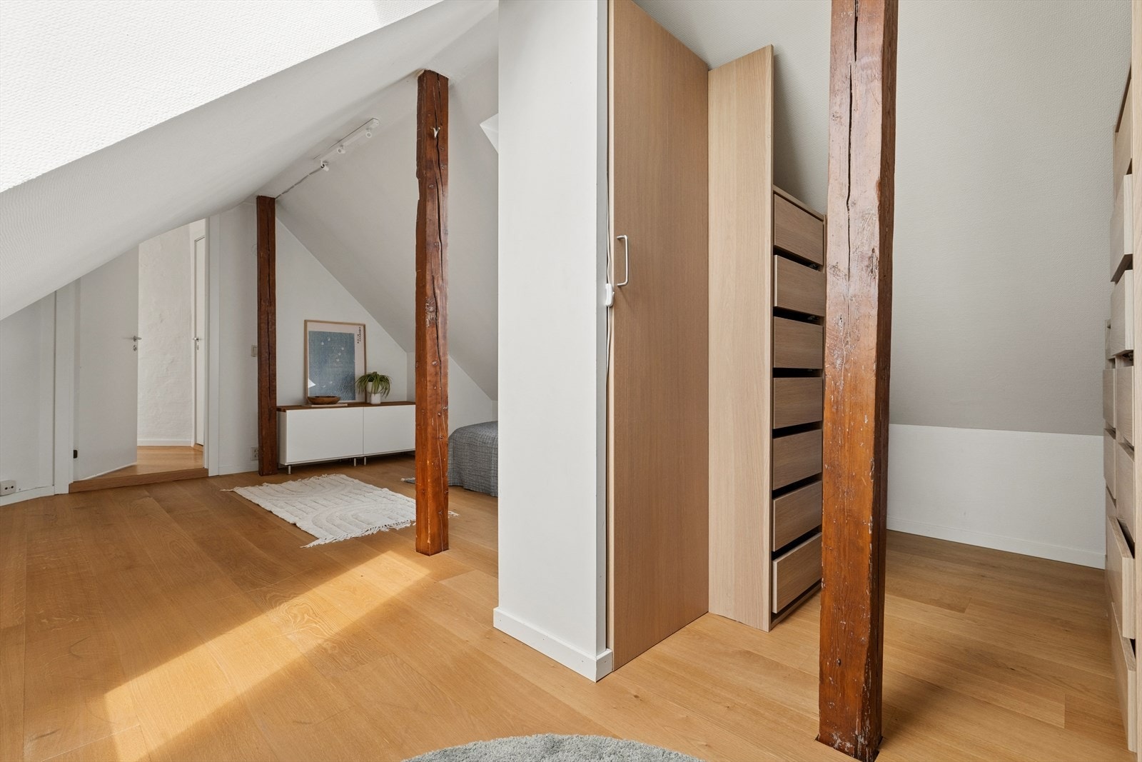 Rommet har en annvenlig utforming med walk-in løsning. Galleribilde