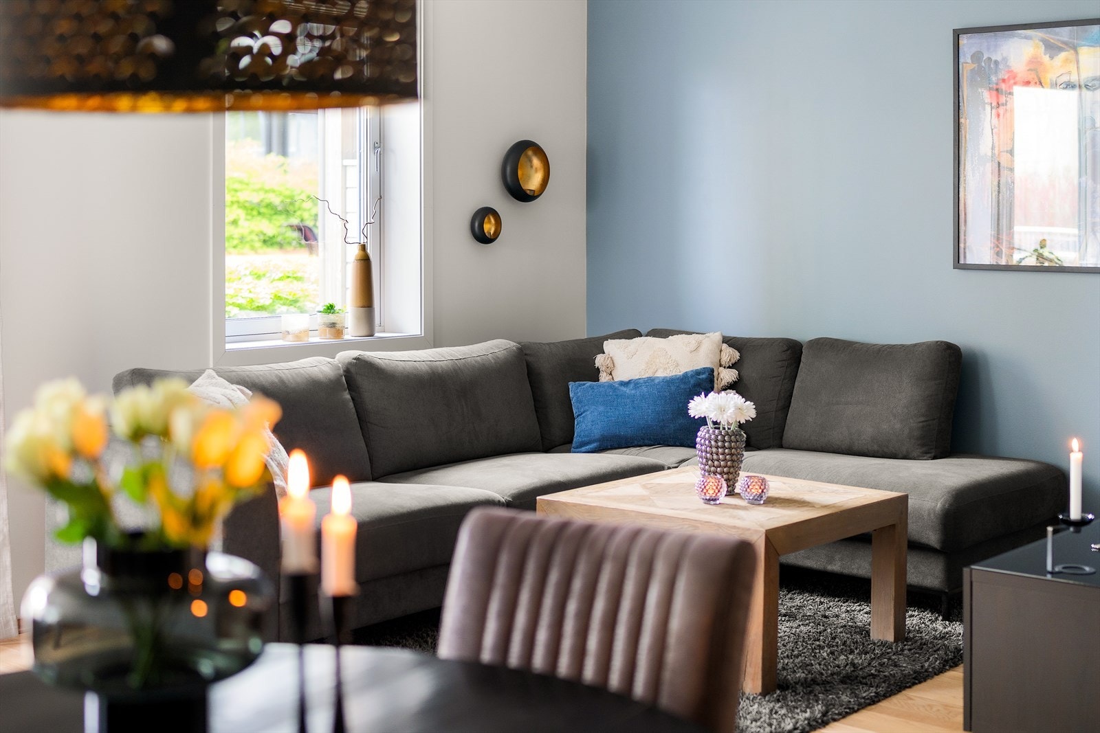Den åpne stue/kjøkken løsningen er på hele 35 m². Galleribilde