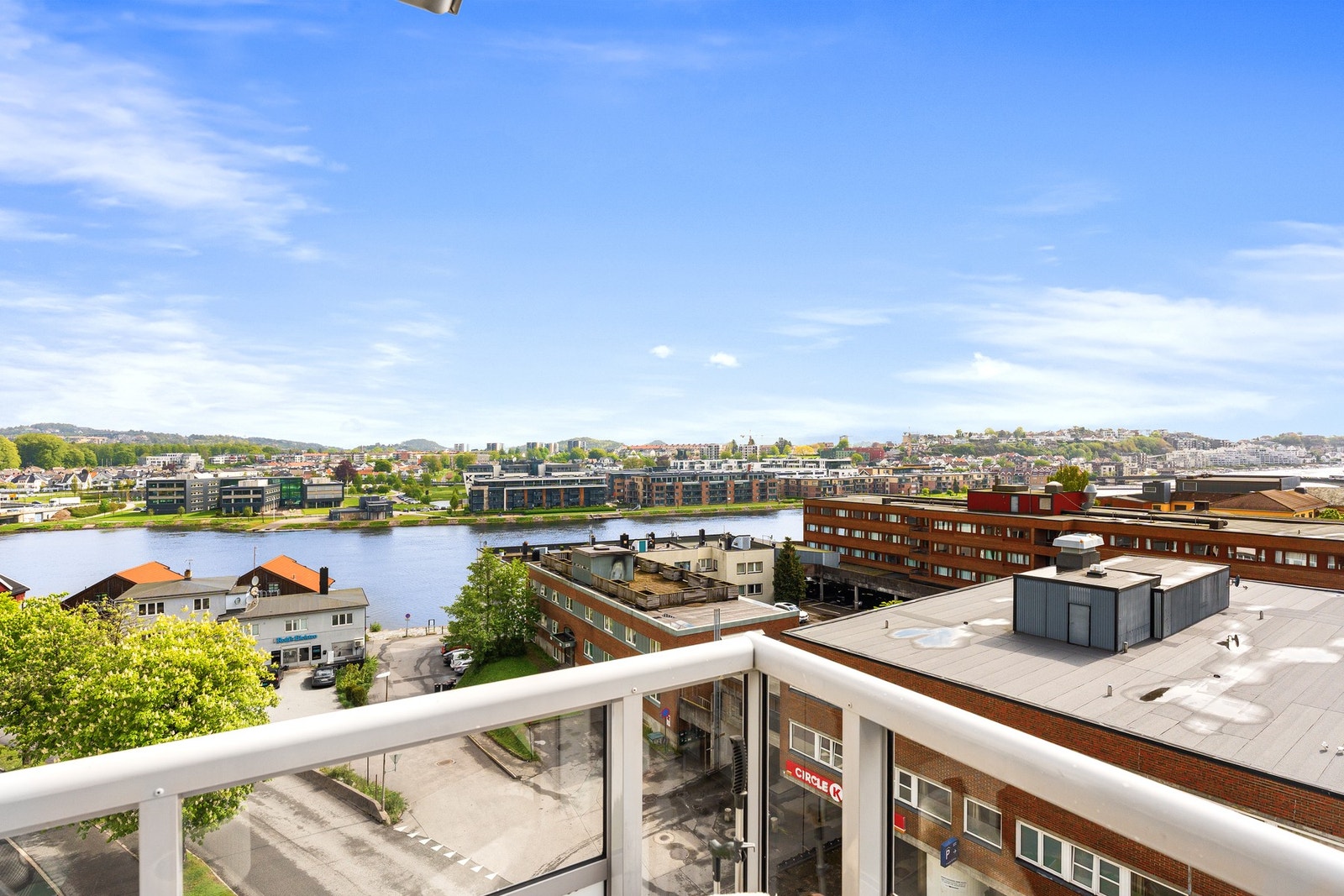 - En helt nydelig utsikt man aldri kan bli lei av | Er dette din nye leilighet? - Galleribilde