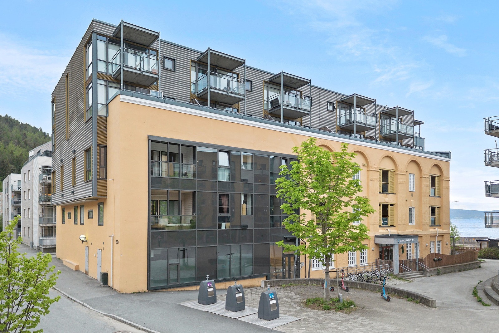 Fasadebilde. Galleribilde