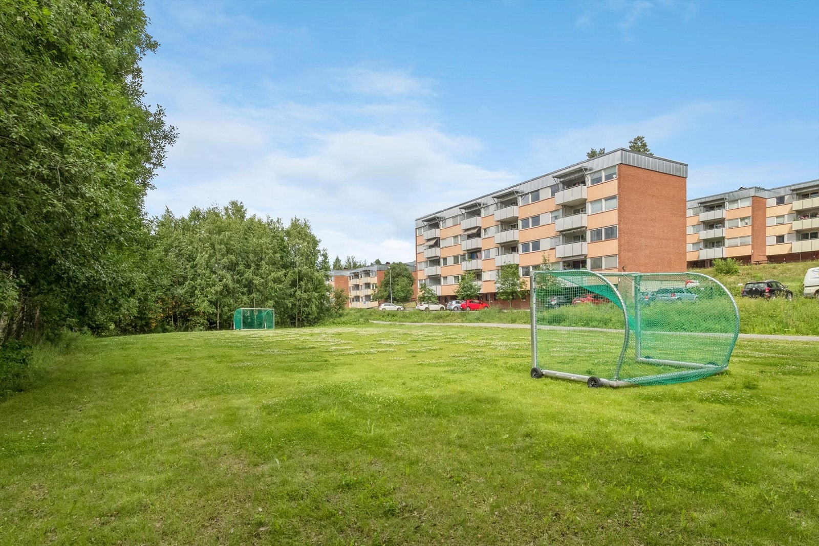 I tillegg til de lokale tilbudene er det kort avstand til Stampesletta med idrettshaller og utendørsbaner. Galleribilde