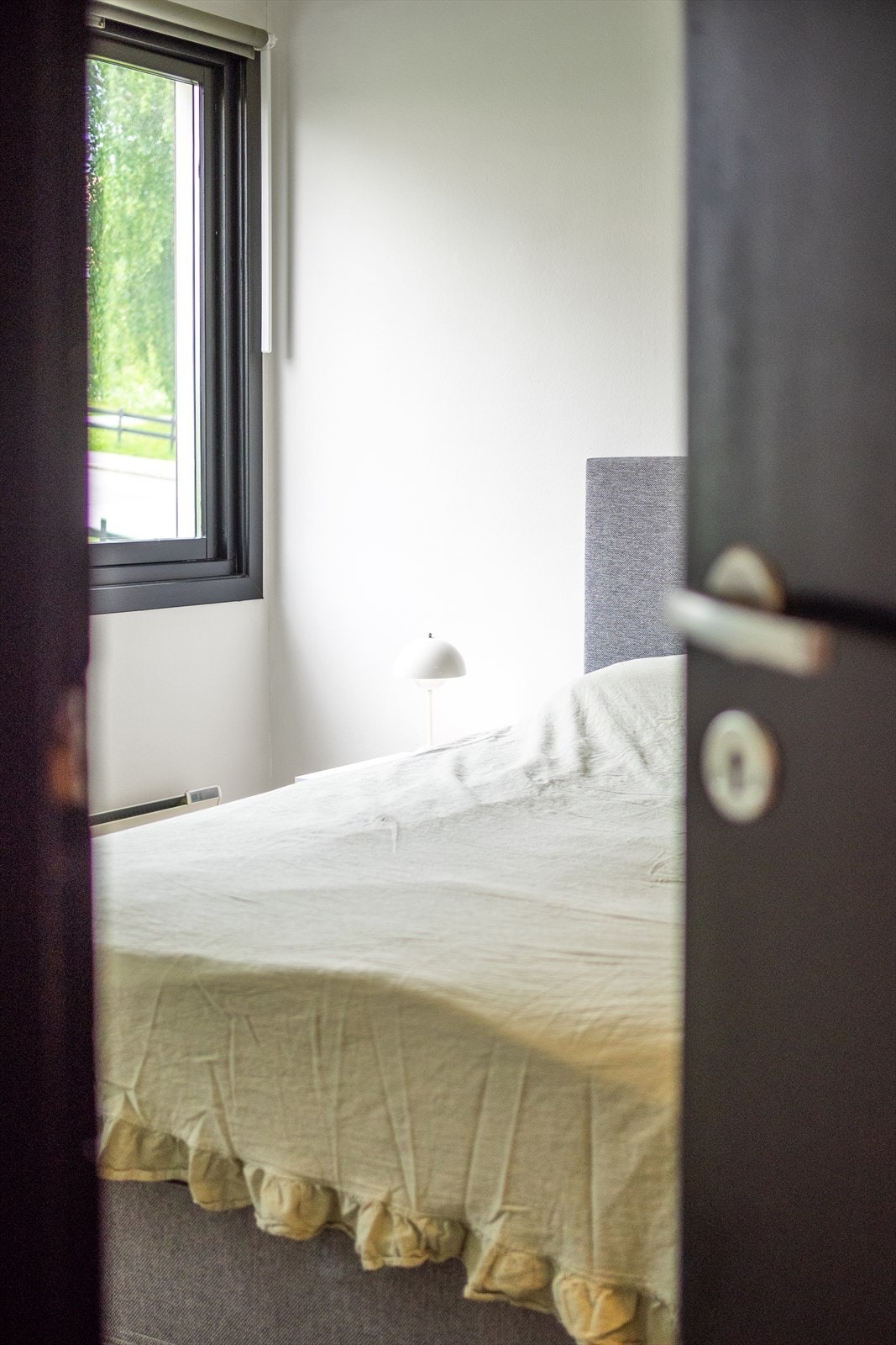 Soverommet ligger skjermet til i leiligheten. Galleribilde