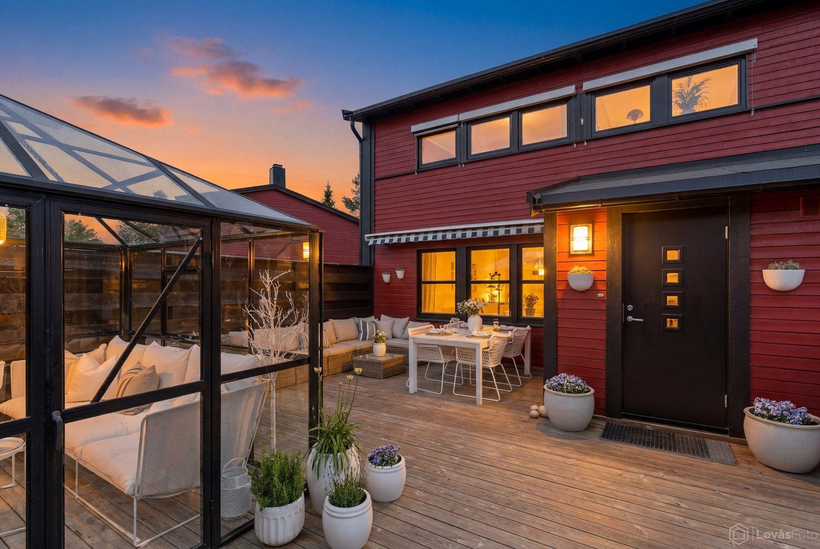 Velkommen til Nordsetergrenda 19A - Solrikt og lekkert enderekkehus | Stor terrasse | Garasje | God intern beliggenhet Galleribilde