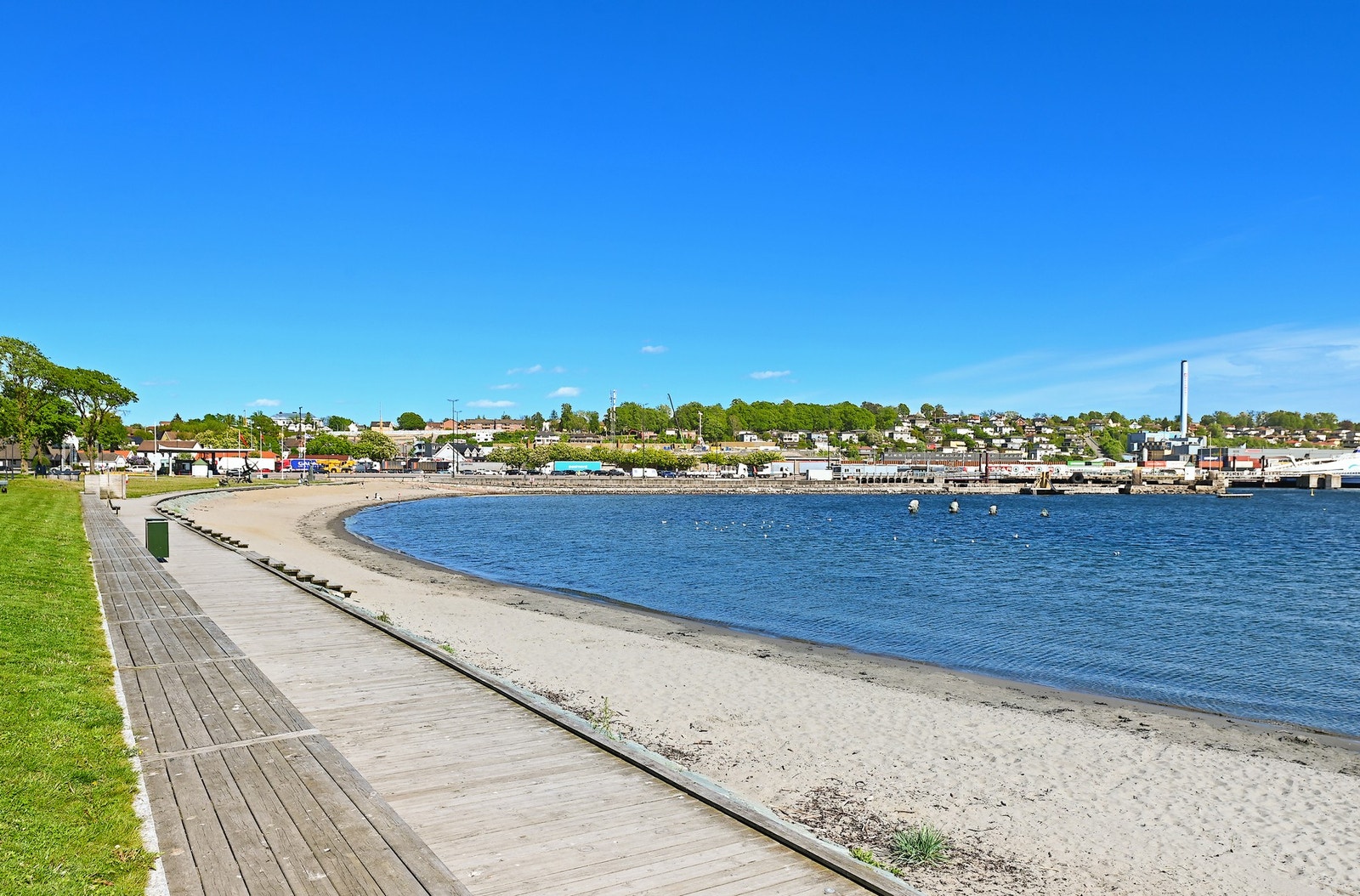 Bystranda i Moss, også kjent som Sjøbadet, er en av de mest populære strendene i området ligger rett i nærheten. Galleribilde