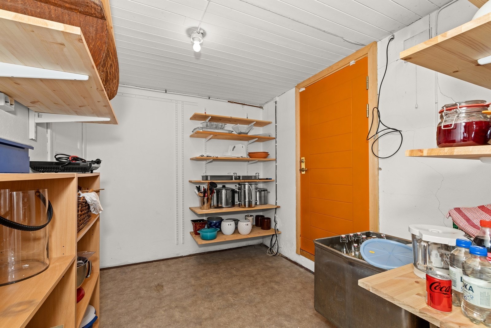 Matbod for effektiv oppbevaring av matvarer. Galleribilde