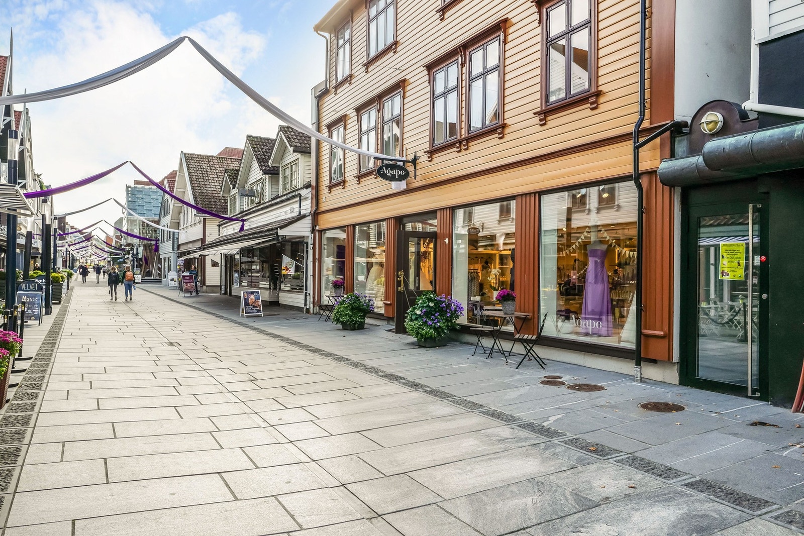 Sentrum med alle sine fasiliteter ligger kun få minutters gange fra eiendommen Galleribilde