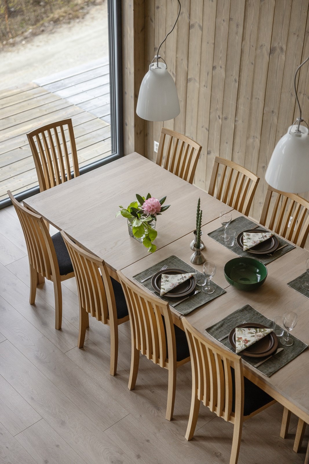 Spisestue sett fra loftstue Galleribilde