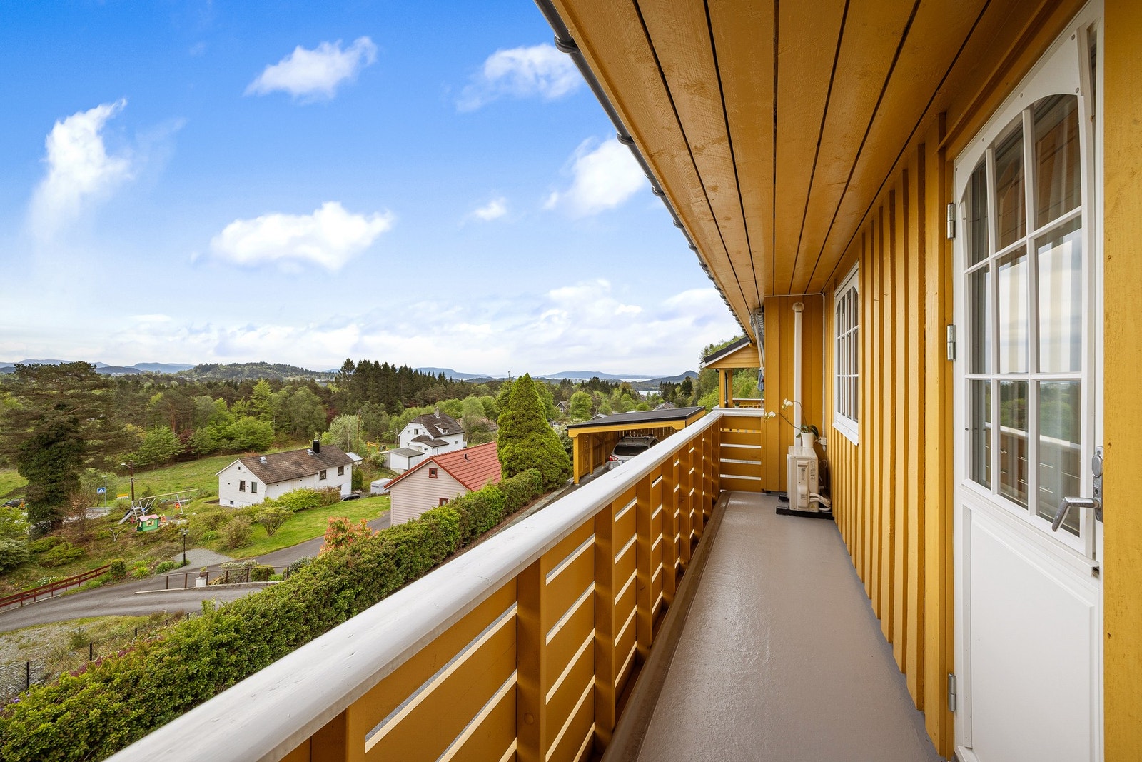 Fra soverommet er det også utgang til en egen balkong Galleribilde