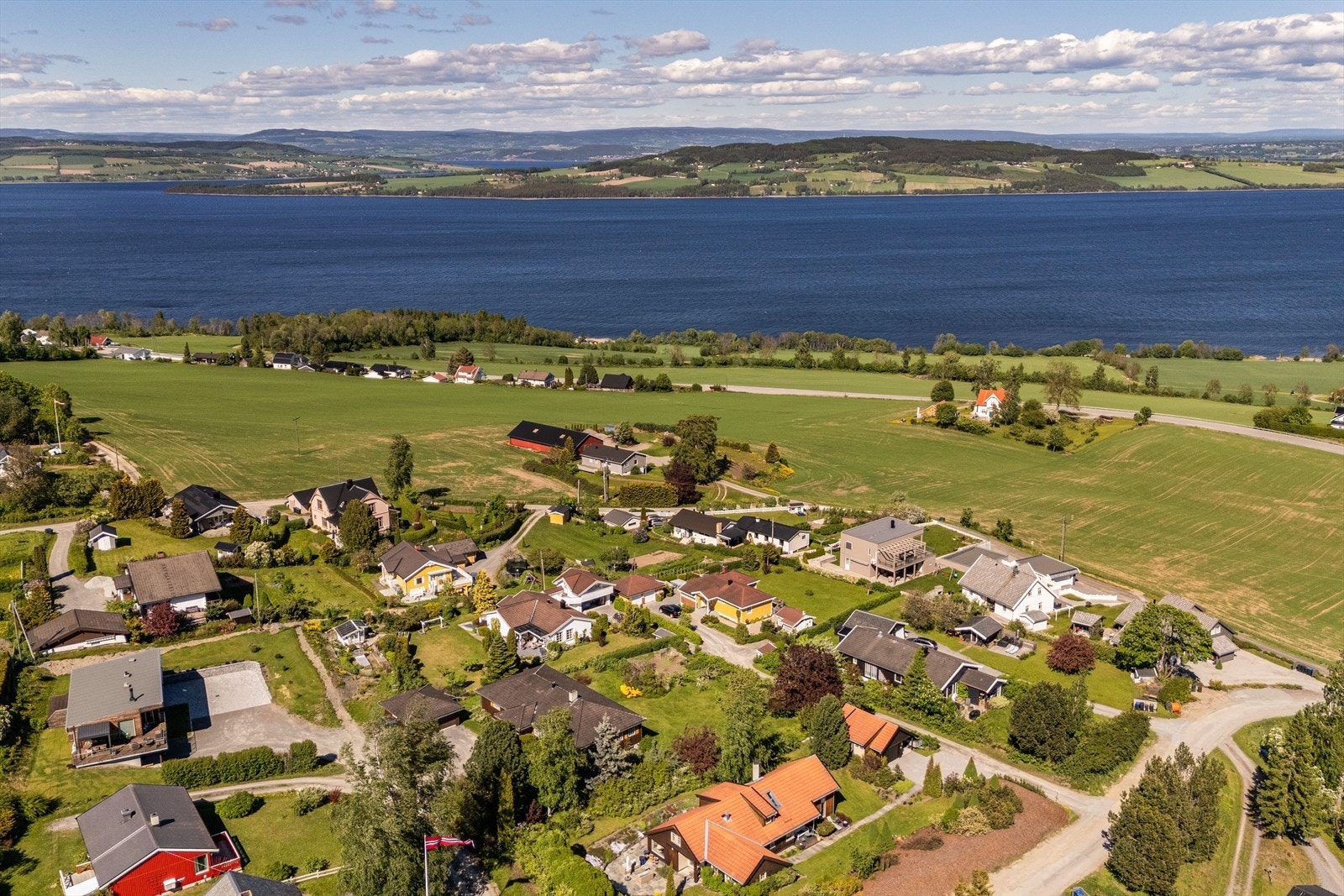 Dronebilde av ditt nye nabolag. Galleribilde
