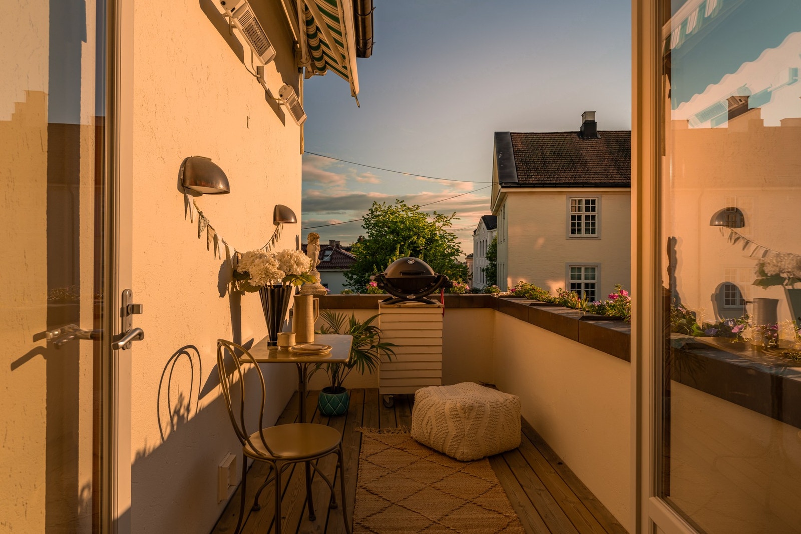 Fra kjøkkenet er det utgang til en herlig balkong på ca. 8 m². Galleribilde