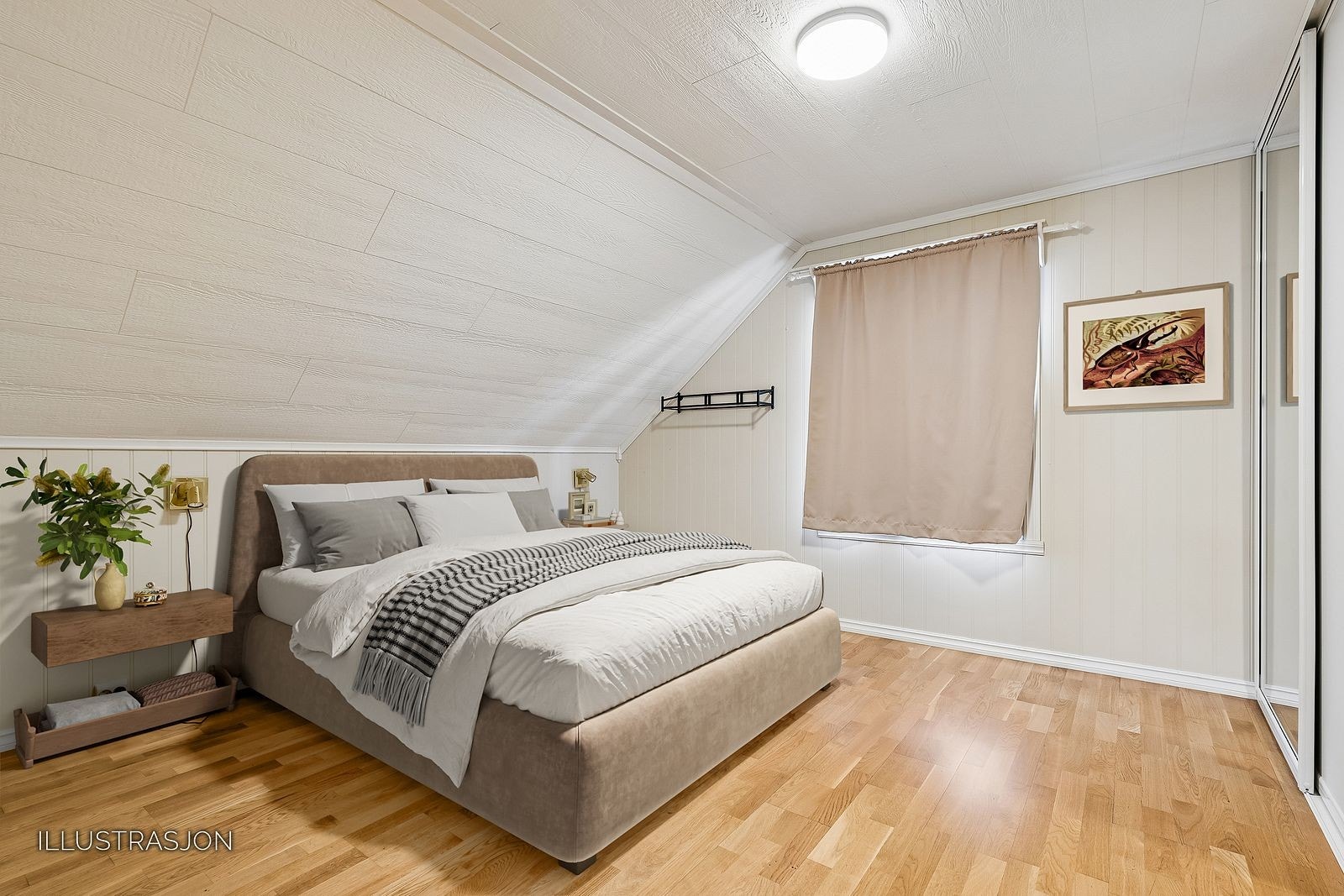 Rommet har plass til dobbeltseng og garderobe, og gir gode muligheter for innredning. Galleribilde