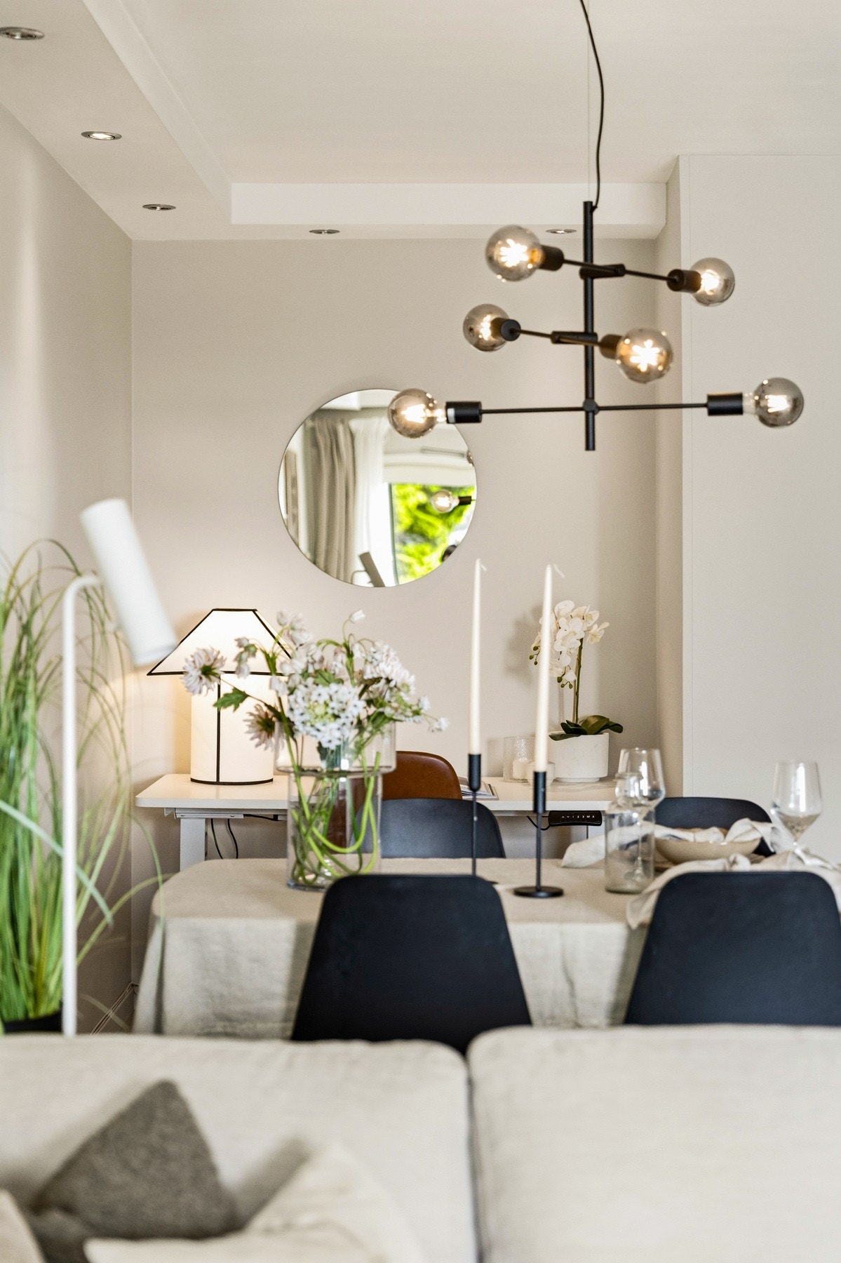 God plass til flere soner i stuen Galleribilde