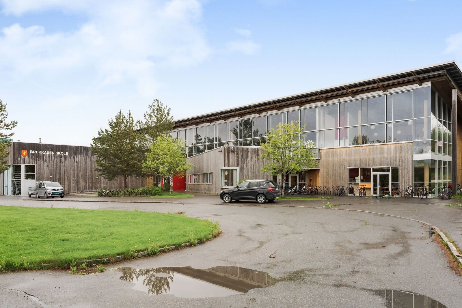 Gangavstand til Brekkåsen skole 1.-7. trinn som befinner seg ca. 700 meter unna. Galleribilde