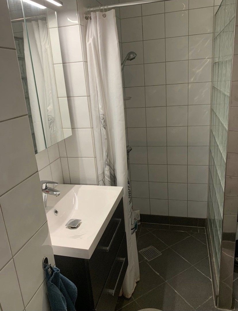 Servant og dusj er fra 2020. Galleribilde