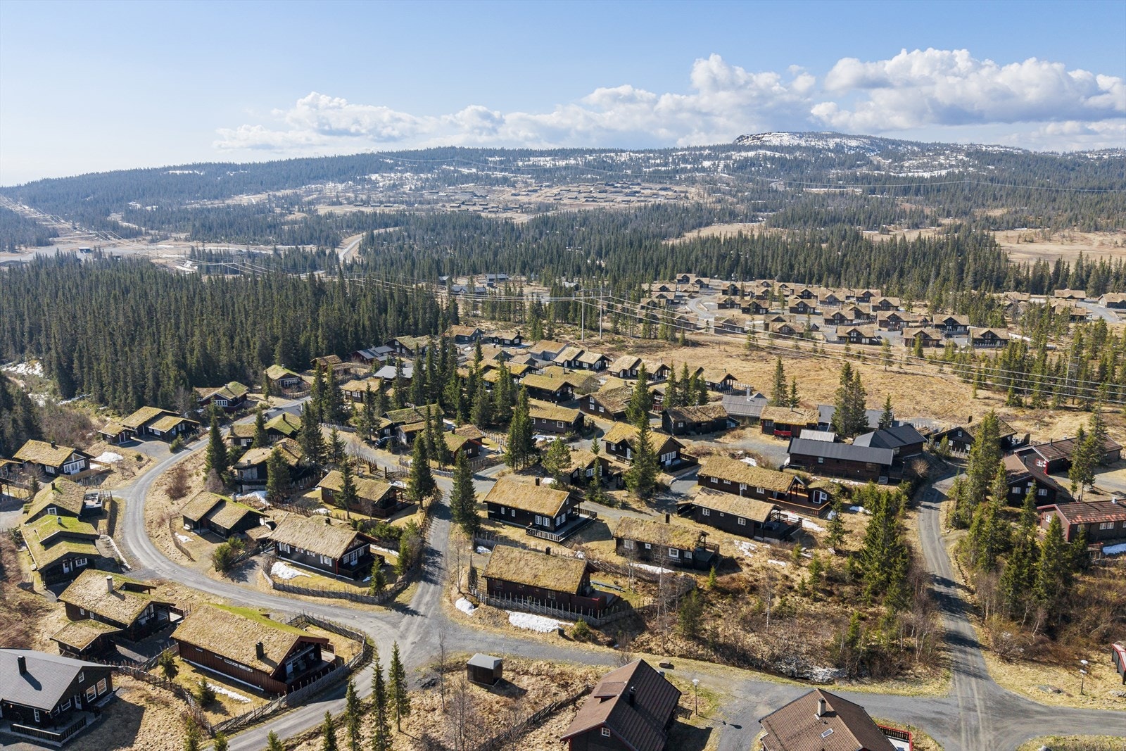 Område kjent for sitt brede utvalg av helårsaktiviteter. Herfra er det kun 138 meter til nærmeste langrennsløype og 700 meter til nærmeste alpinbakke i Skeikampen skianlegg. Galleribilde