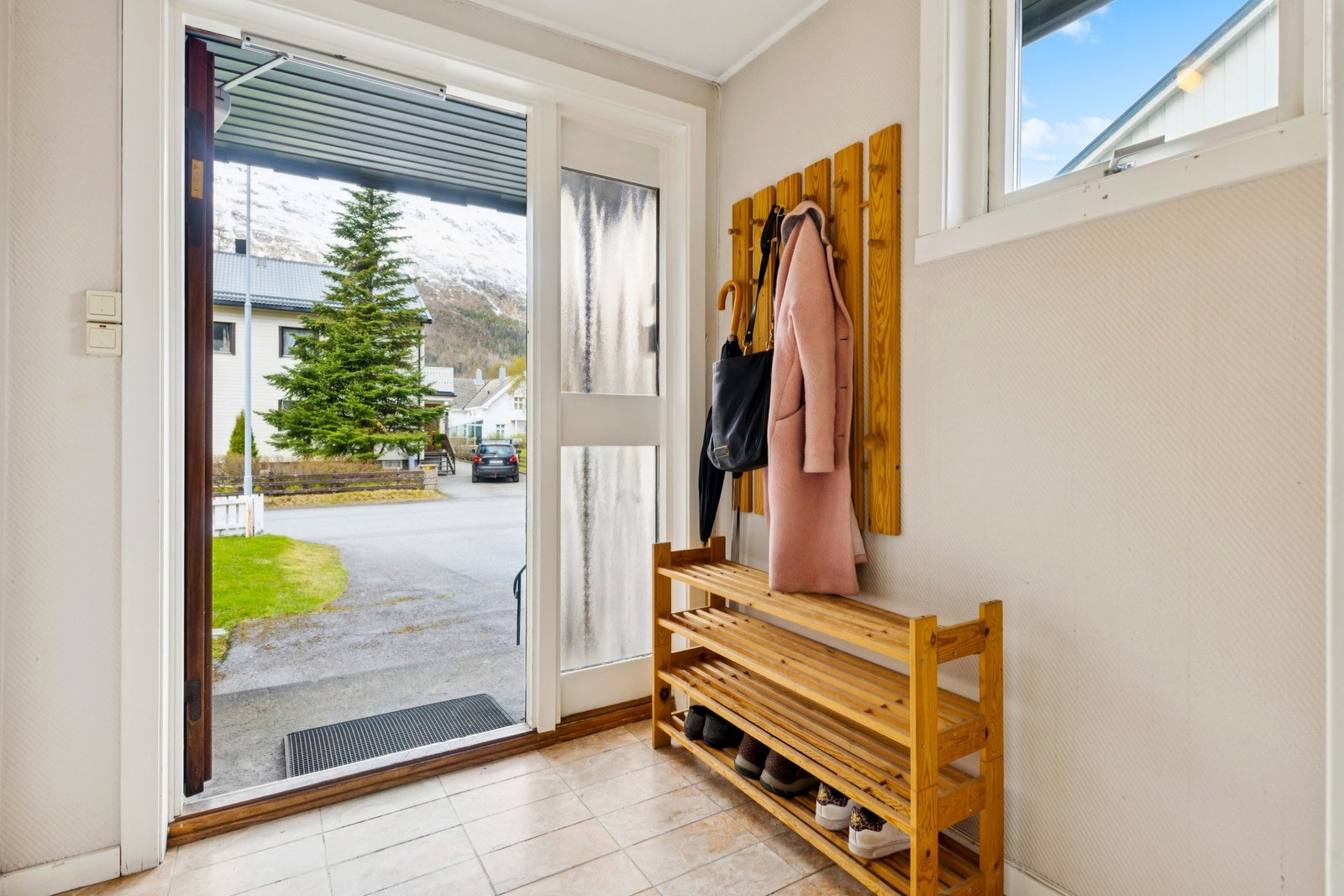 Vindfanget ønsker velkommen inn i boligens første etasje. Galleribilde