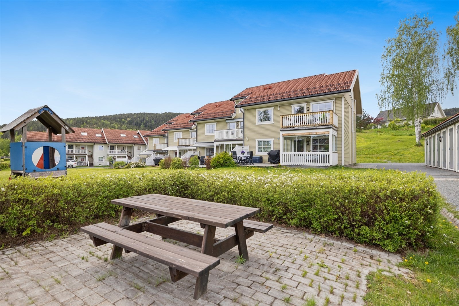 Fellesarealene er preget av å være godt vedlikeholdte, og innbyr til aktiviteter. Galleribilde
