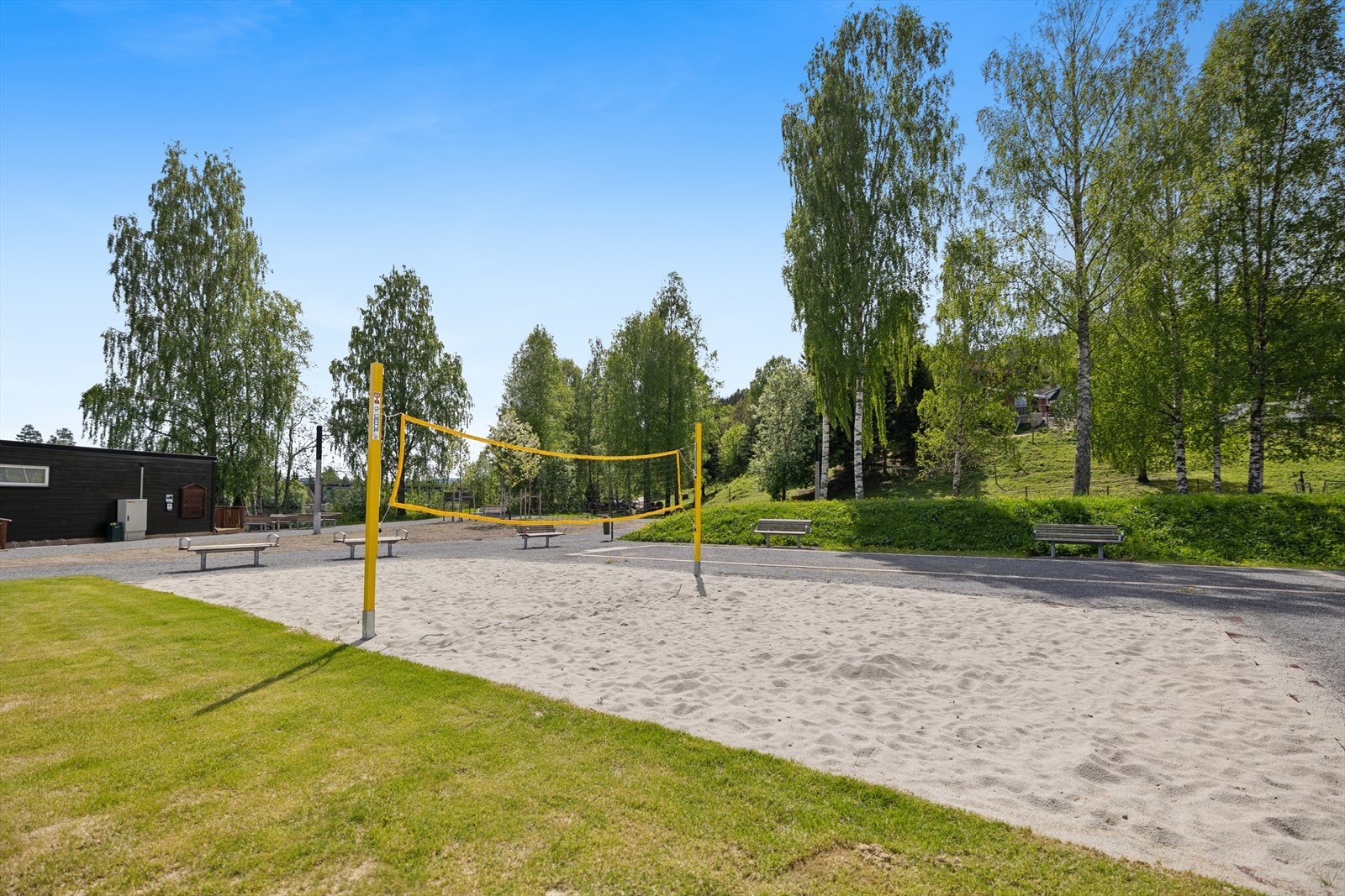 I området ved badstua, er det også en Sandvolleyballbane og Boccia / pentaque bane. Galleribilde
