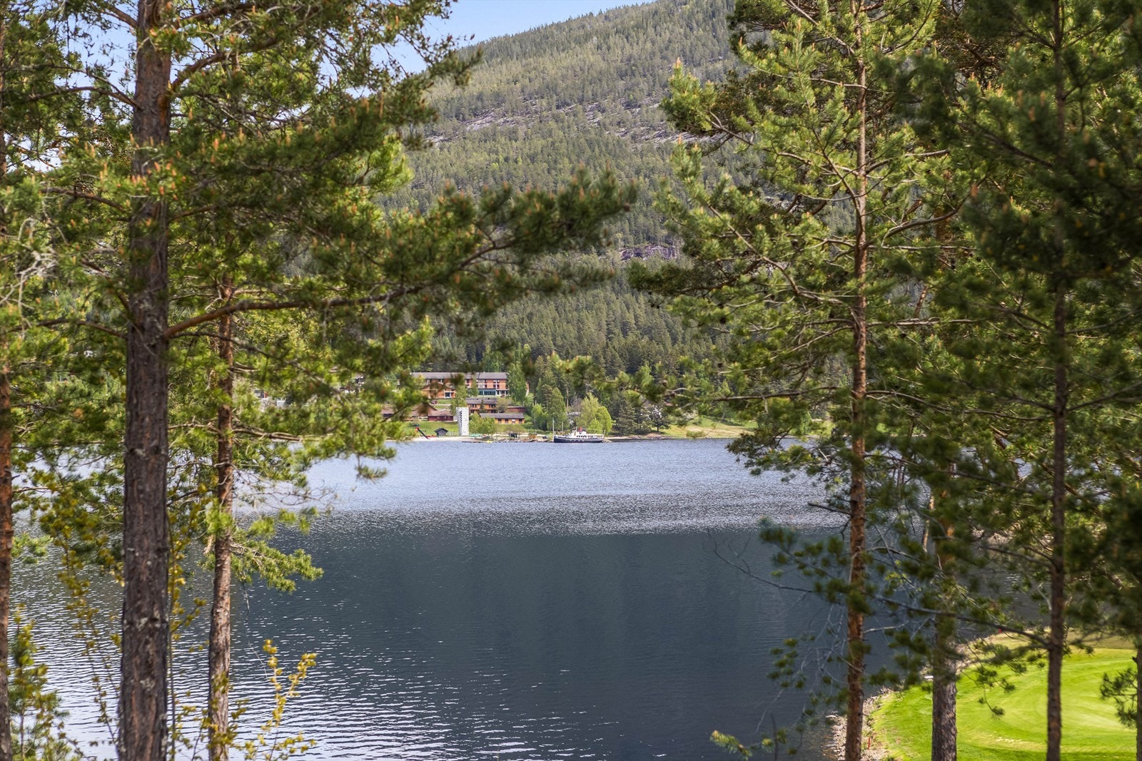 Utsikt mot Nisser, som byr på bade- og båtmuligheter. Galleribilde