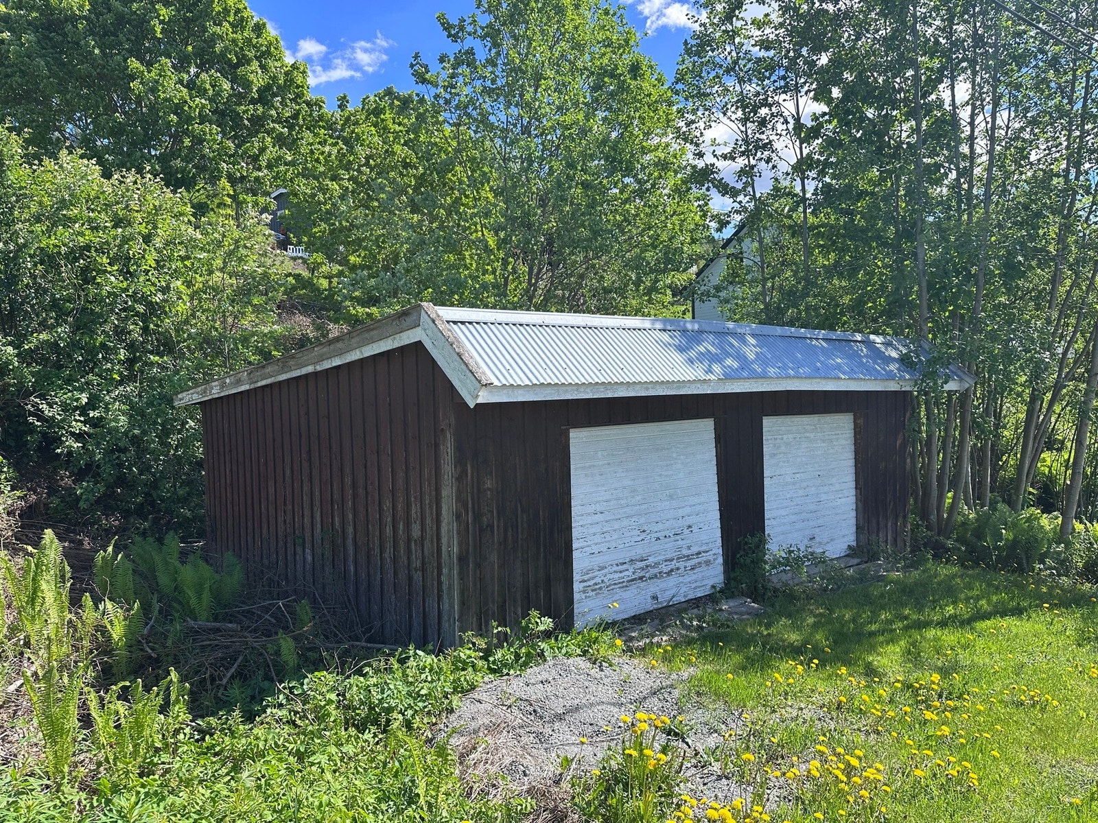 Utebod på eiendommen. Galleribilde