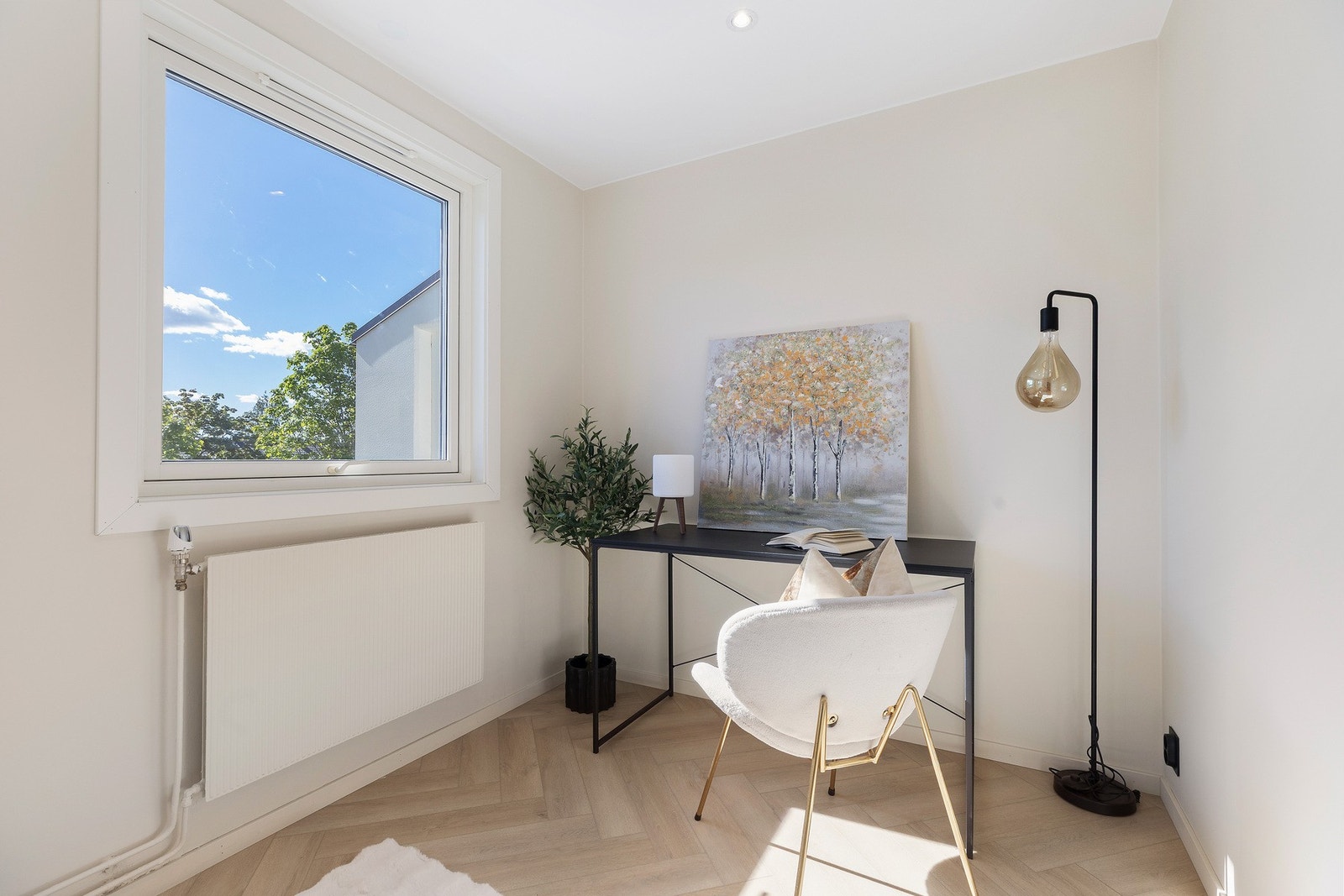 Soverom III gjør seg ypperlig som gjesterom eller hjemmekontor. Galleribilde