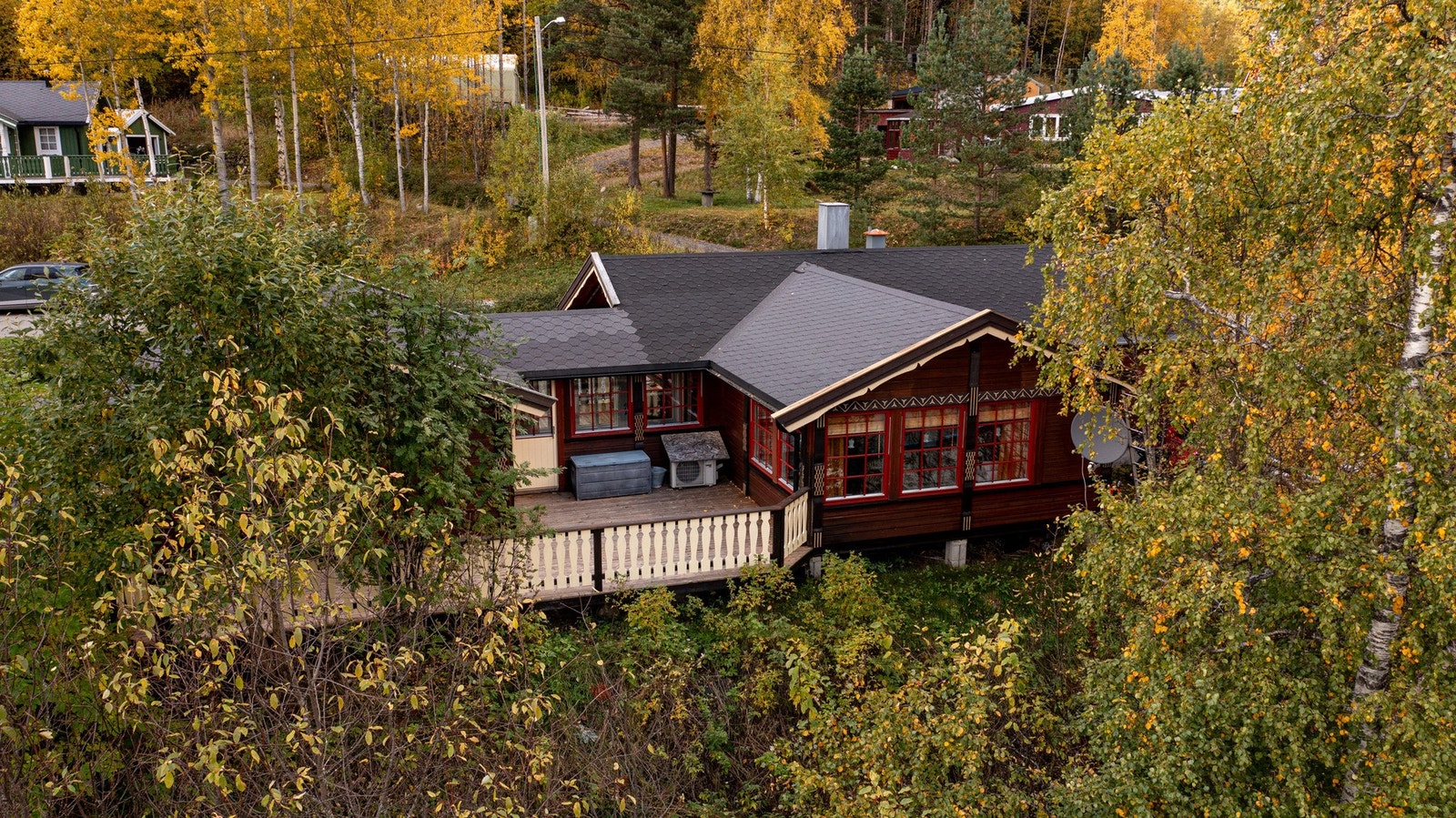 Eiendommen har et samlet terrasseareal på 56 m², fordelt på en sørøstvendt og en nordvestvendt balkong. Galleribilde