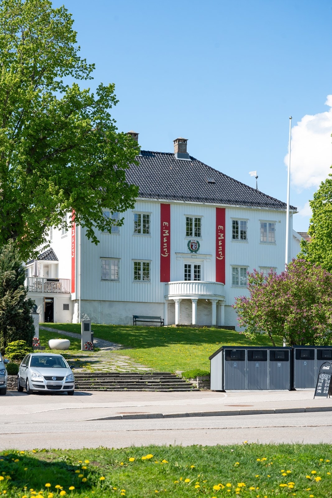 Rådhuset Trattoria finner du rett ved stranden i idylliske Åsgårdstrand. De serverer italienskinspirert mat, tilbyr catering og mulighet for lukkede selskaper i sjarmerende lokaler. Galleribilde