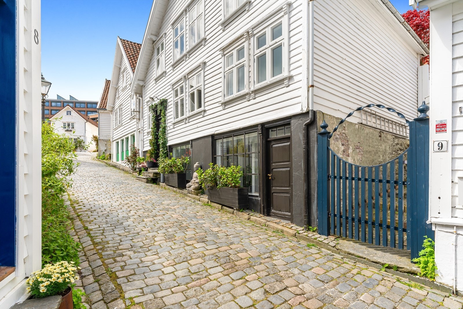 Boligen har en karakteristisk fremtoning med tradisjonelle detaljer. Galleribilde