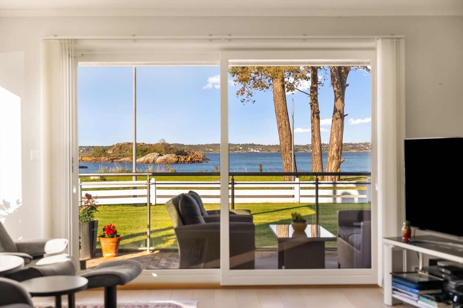 Utsikten fra sofaen. Galleribilde