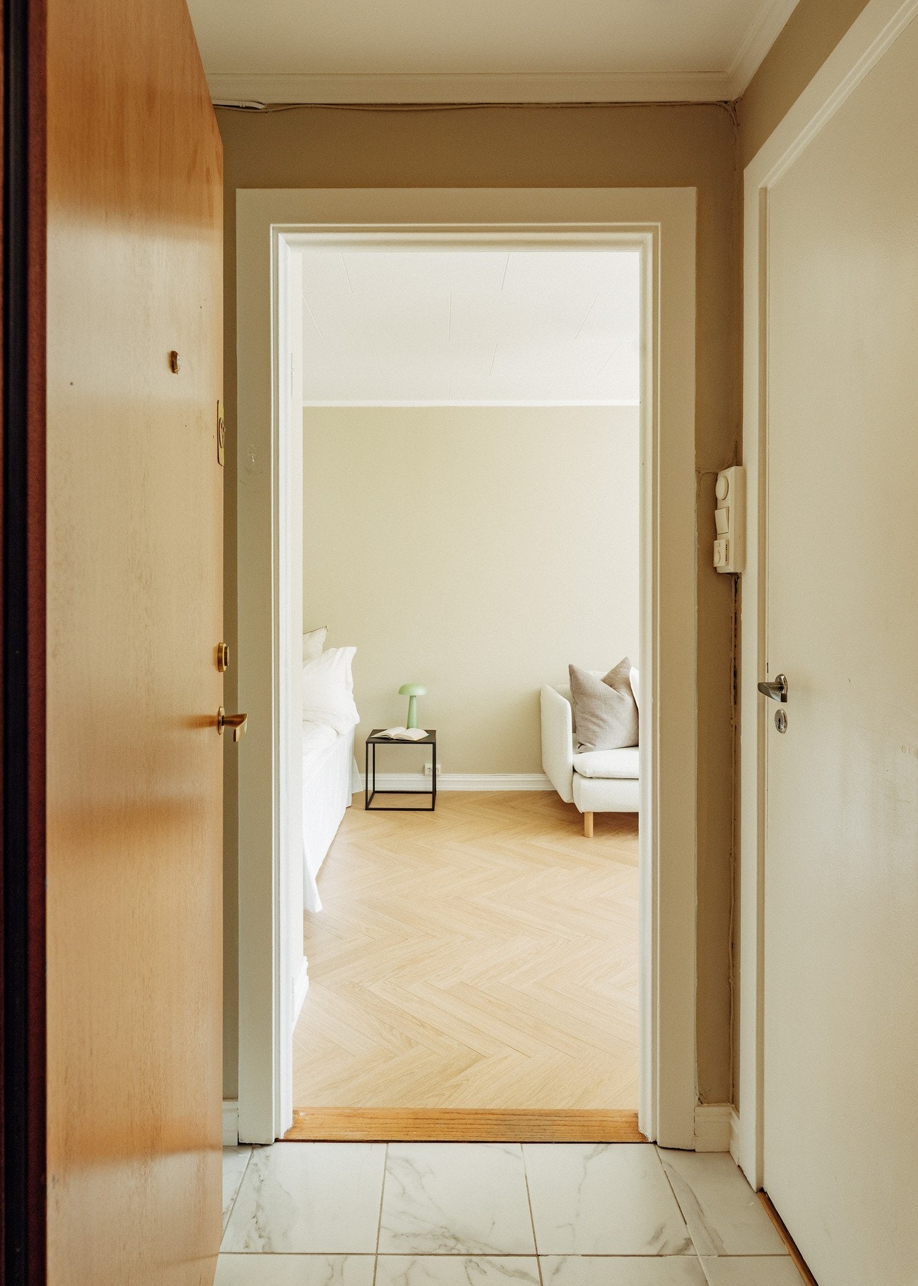 Boligen disponerer en bod i samme etasje på 5m² og en loftsbod. Galleribilde