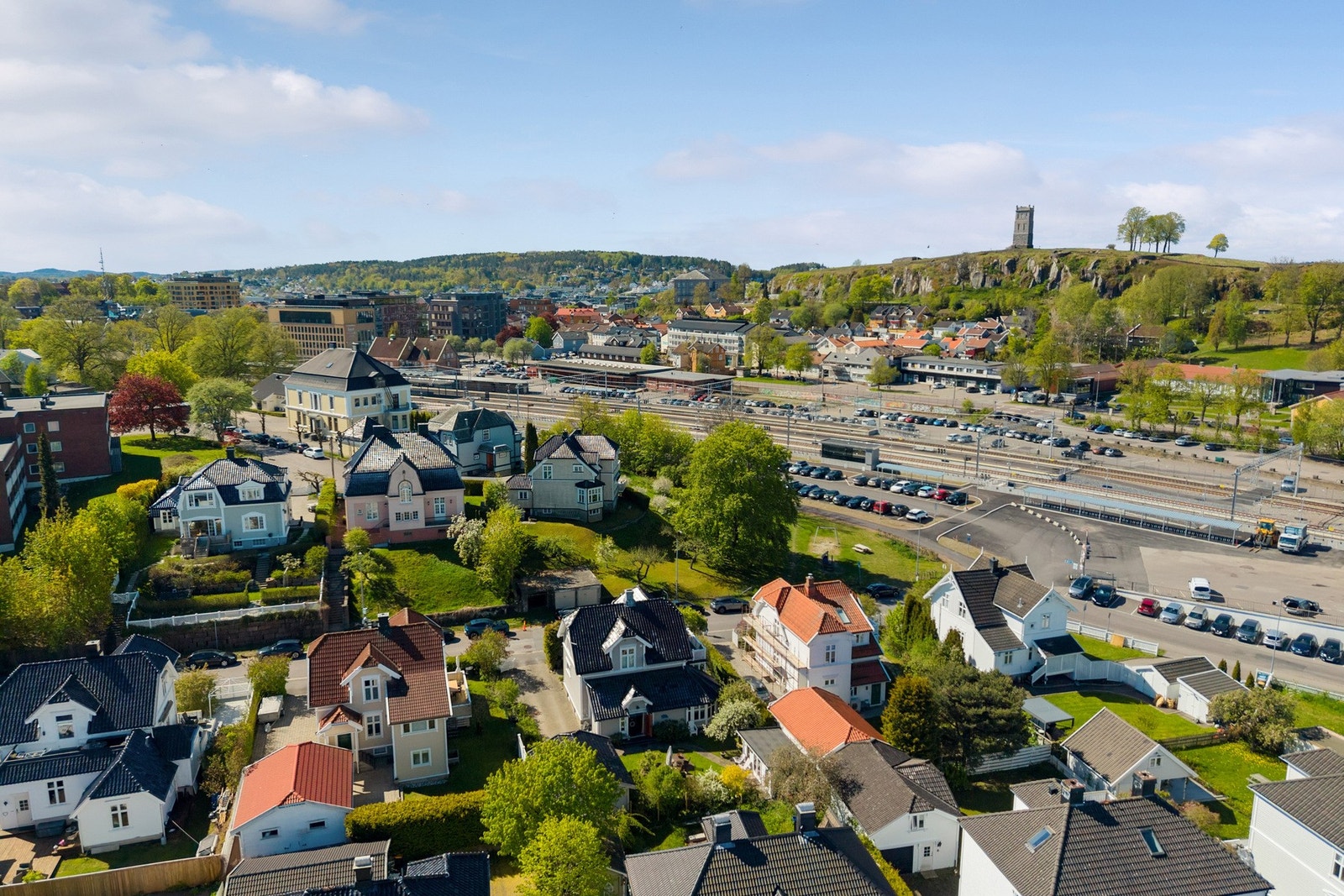 Ellers nærhet til flott turområde i Frodeåsen og Slottsfjellet Galleribilde