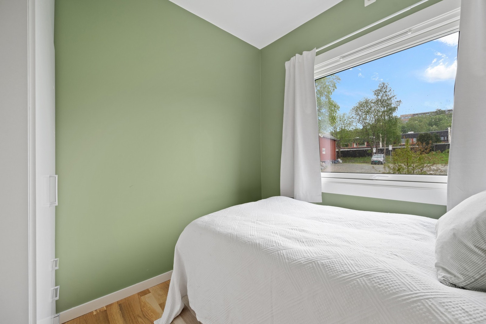 Soverommet er på 5,8 kvm med plass til dobbeltseng. Galleribilde
