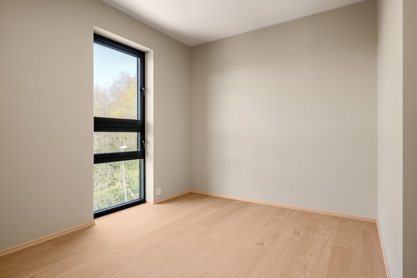 Hovedsoverommet er på hele 11 kvm og har gode innredningsmuligheter for dobbeltseng og garderobeløsning. Galleribilde