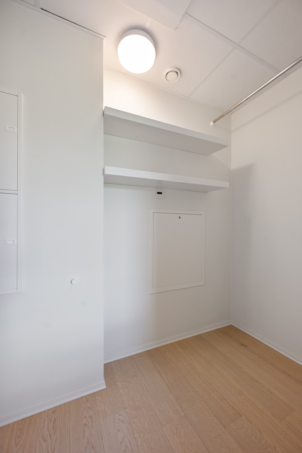 Tilgang til garderoberom/bod Galleribilde