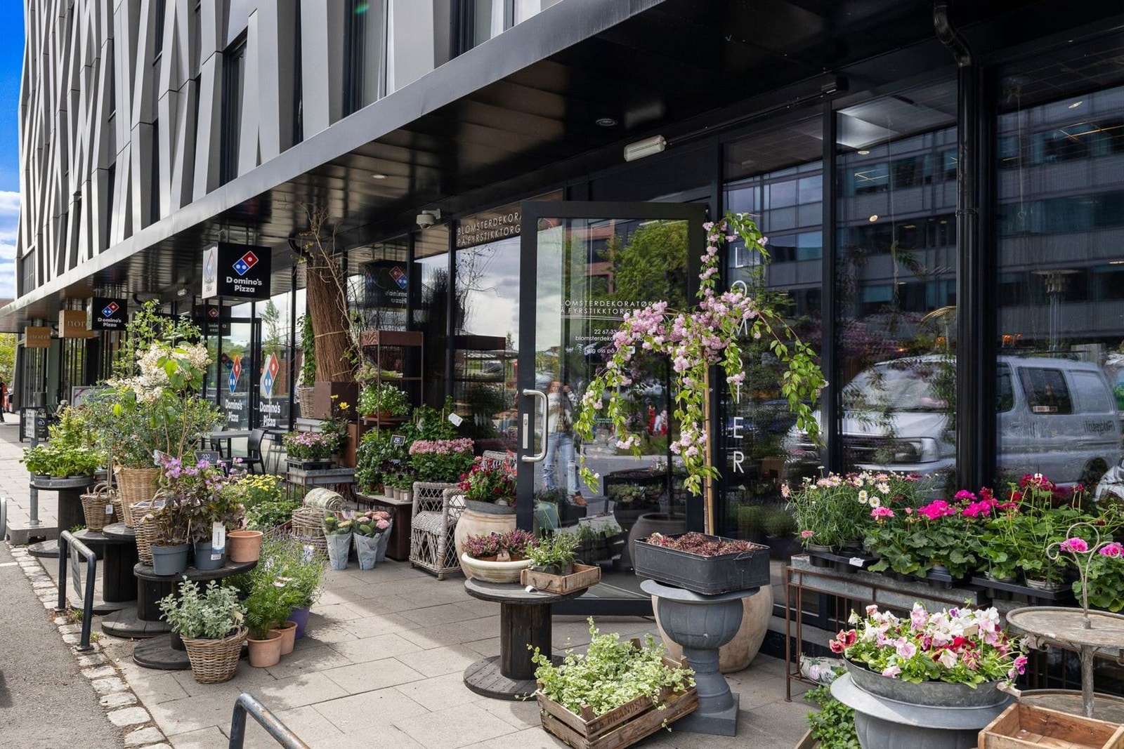 En av de mange butikkene på Fyrstikktorget. Galleribilde