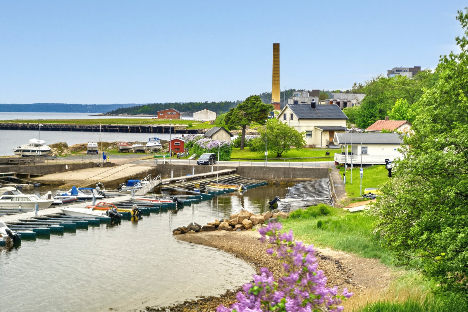Utsikt ned mot Sagene båthavn. Galleribilde
