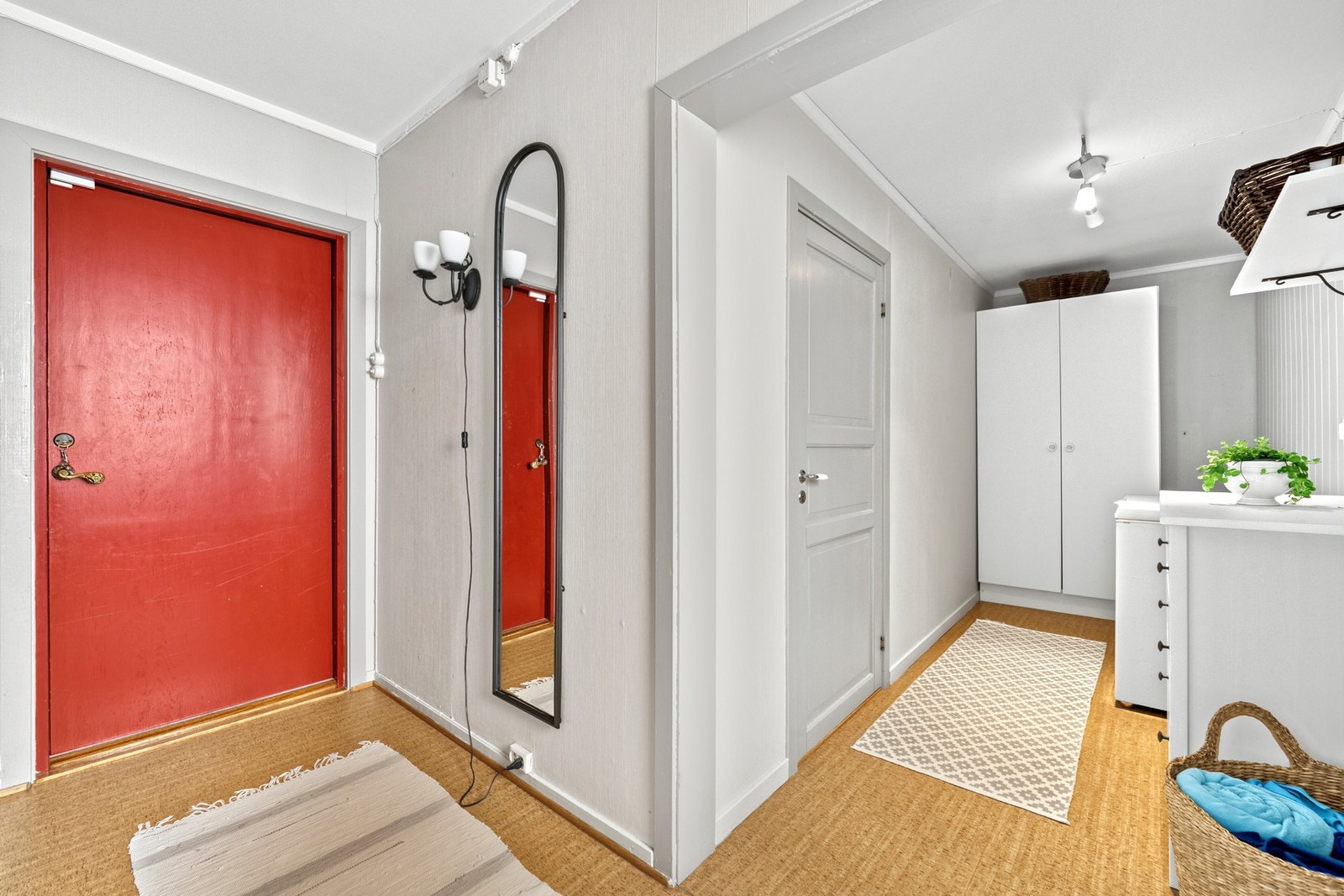 Entré/gang i 1.etasje. Galleribilde