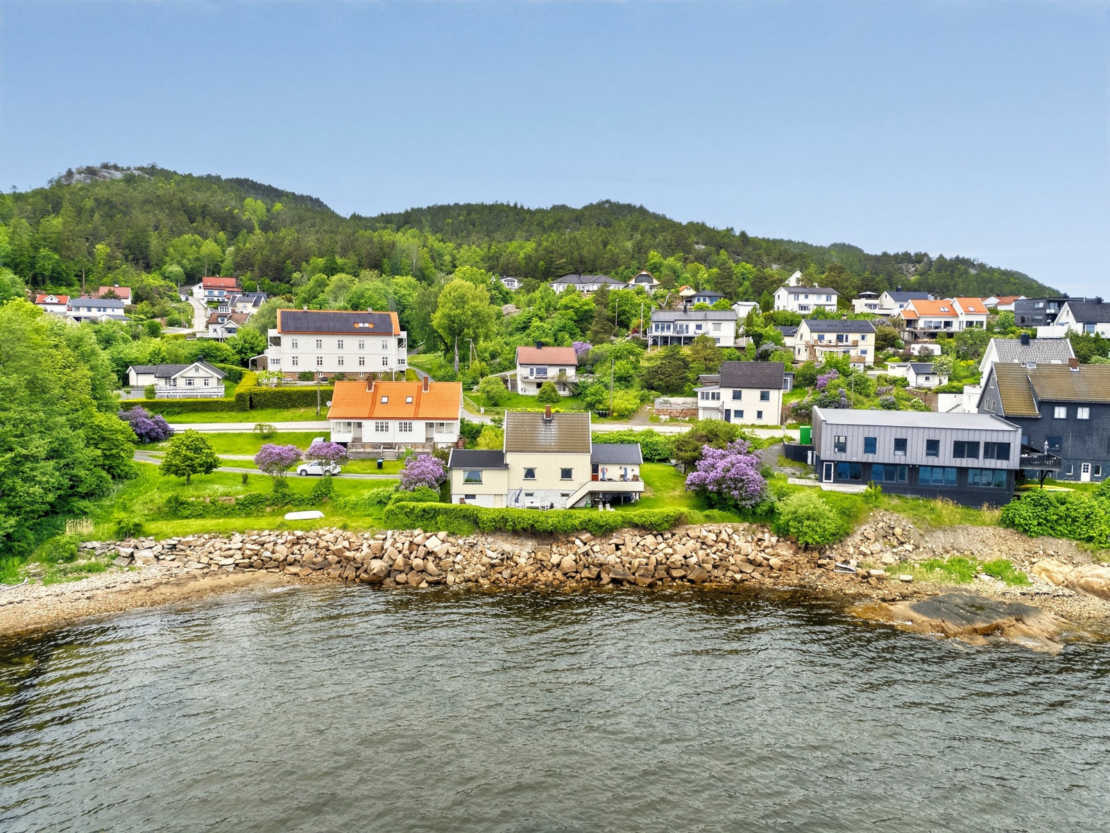 Frem Eiendomsmegling har gleden av å presentere Vestre Strandvei 49! Galleribilde