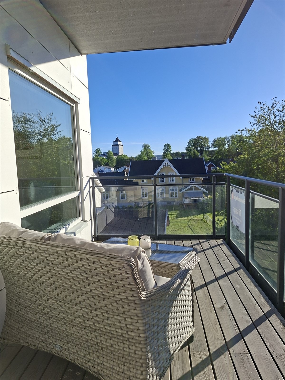 Hyggelig balkong med utsikt og gode solforhold. Galleribilde