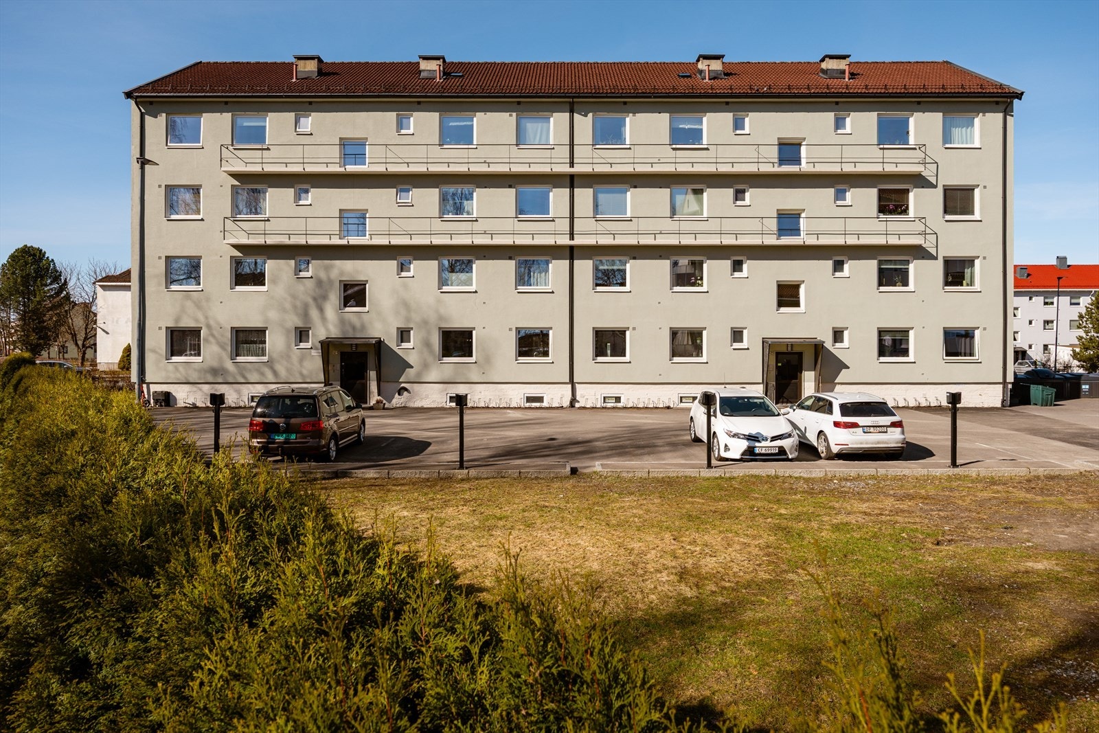 Boligen har en attraktiv beliggenhet i et moderne og sentrumsnært område i Lillestrøm, med kort vei til både kollektivtransport og et bredt utvalg av byens tilbud. Galleribilde