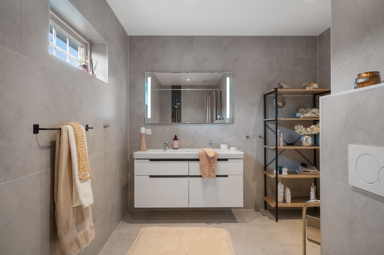 - Badet måler 7,6m² - Galleribilde